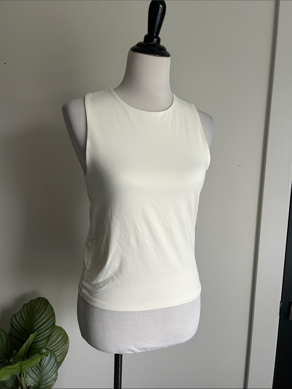 Ophelia roe M Sleeveless seamless nylon stretch Crewneck Tank Top